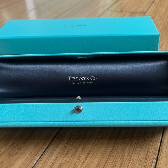 Tiffany & Co. - NWT Bracelet Gift Box w/ Box - Picture 2 of 4